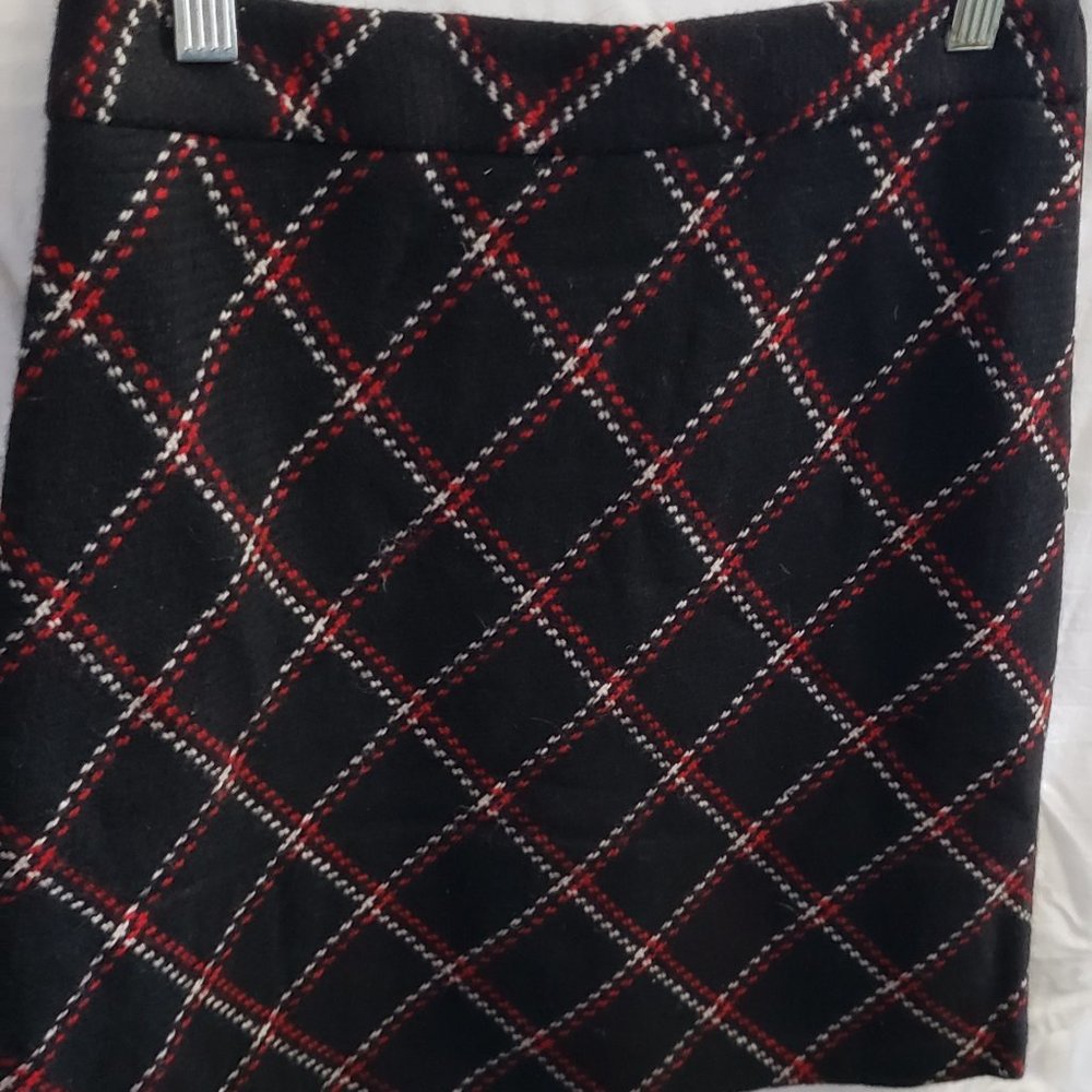 Loft above knee skirt